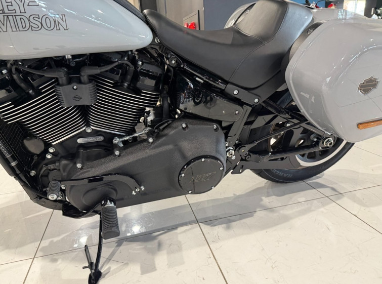 Мотоцикл HD FXLRST з пробігом 3 km