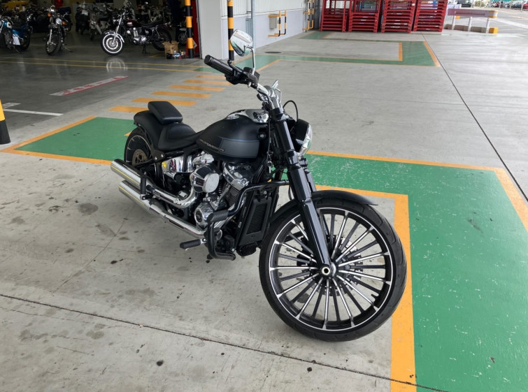 Мотоцикл HD BREAKOUT FXBR1750