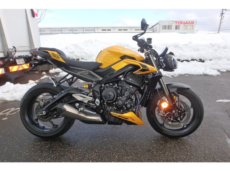 Мотоцикл Triumph STREET TRIPLE RS з пробігом 2551 km