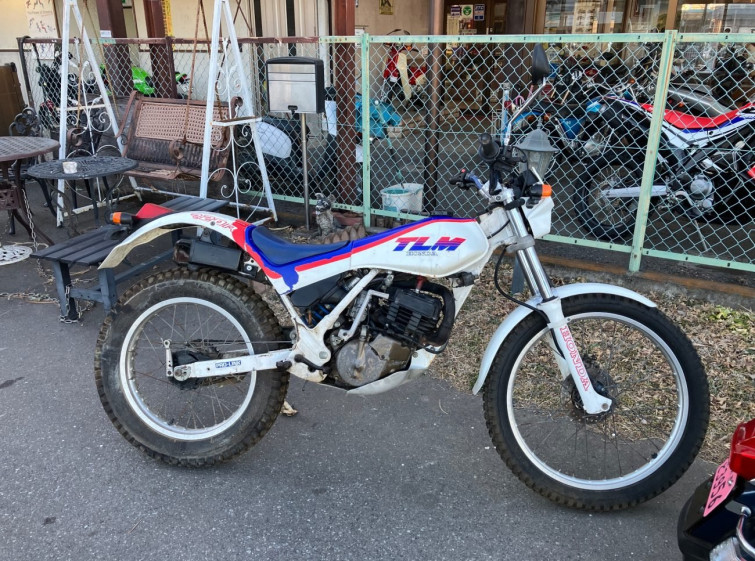 Мотоцикл Honda TLM220R з пробігом 8217 km