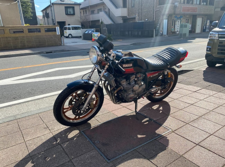 Мотоцикл Yamaha XJ400 з пробігом 4112 km