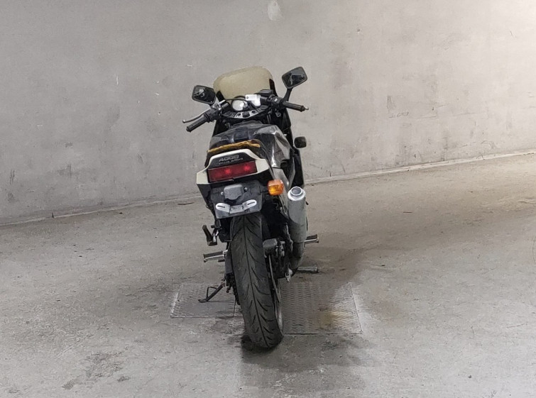 Мотоцикл Kawasaki GPZ400R з пробігом 16730 km