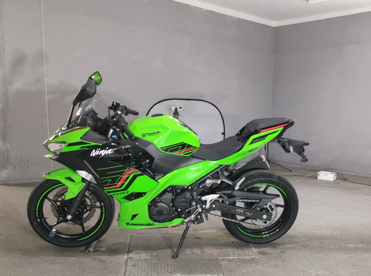 Мотоцикл Kawasaki NINJA400 с пробегом 9447 km