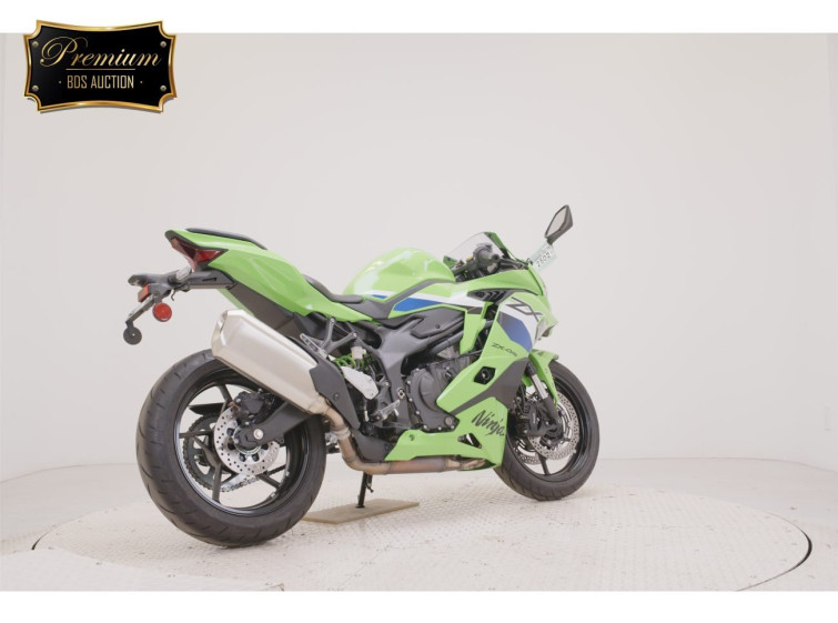 Мотоцикл Kawasaki ZX-4RR з пробігом 74 km