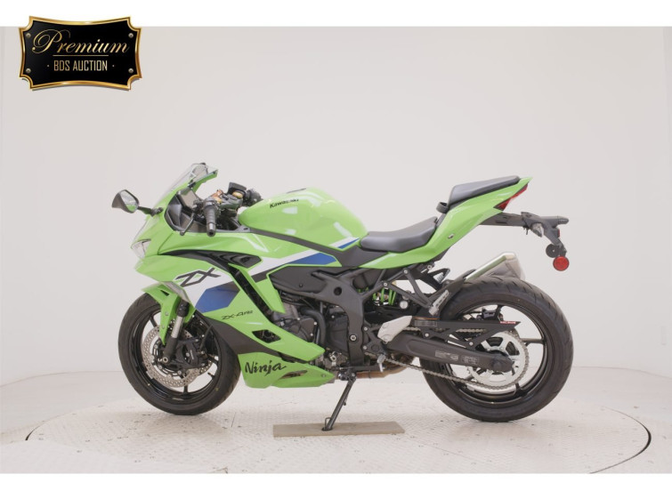 Мотоцикл Kawasaki ZX-4RR з пробігом 74 km