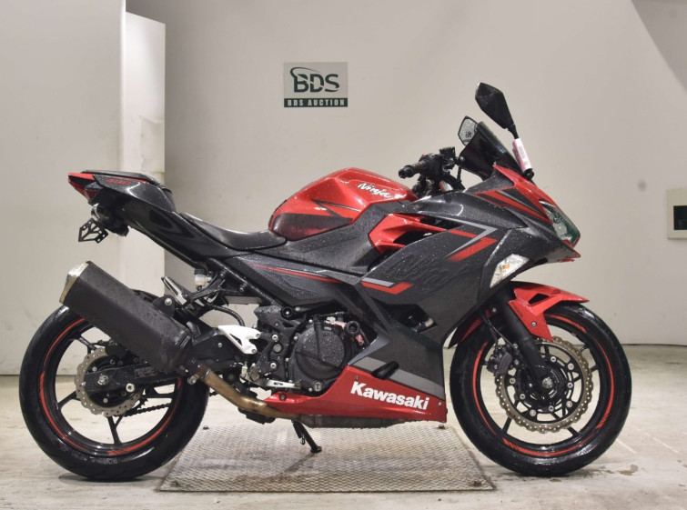 Мотоцикл Kawasaki NINJA400 с пробегом 20236 km
