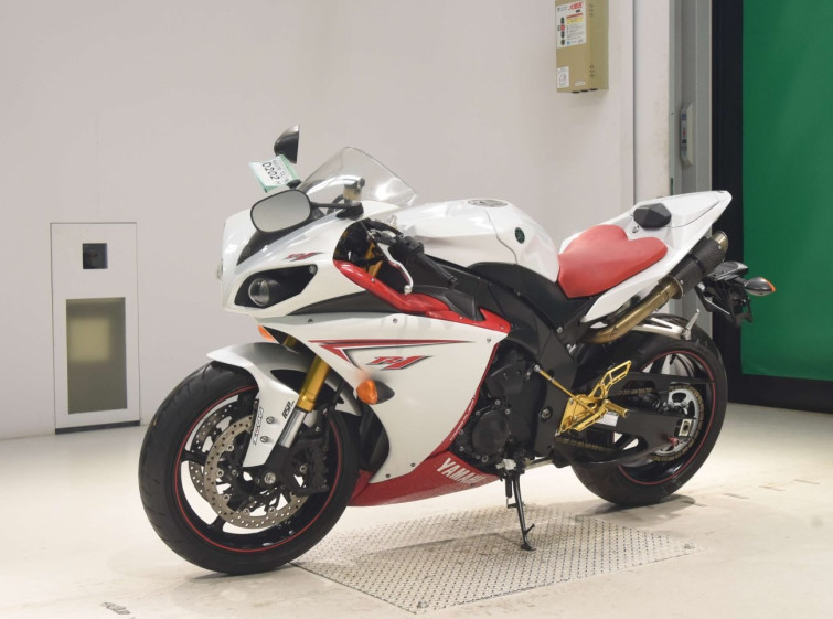 Мотоцикл Yamaha YZF-R1 с пробегом 46589 km