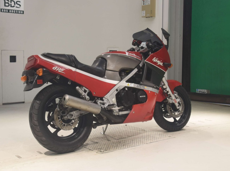 Мотоцикл Kawasaki GPZ400R з пробігом 61986 km