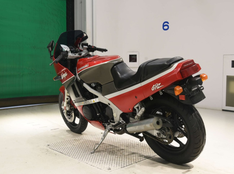 Мотоцикл Kawasaki GPZ400R з пробігом 61986 km