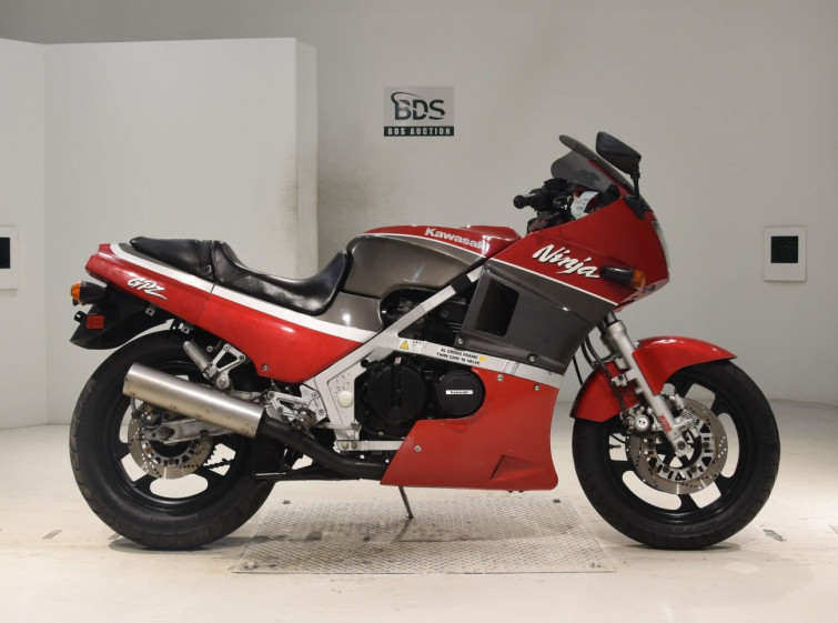 Мотоцикл Kawasaki GPZ400R з пробігом 61986 km