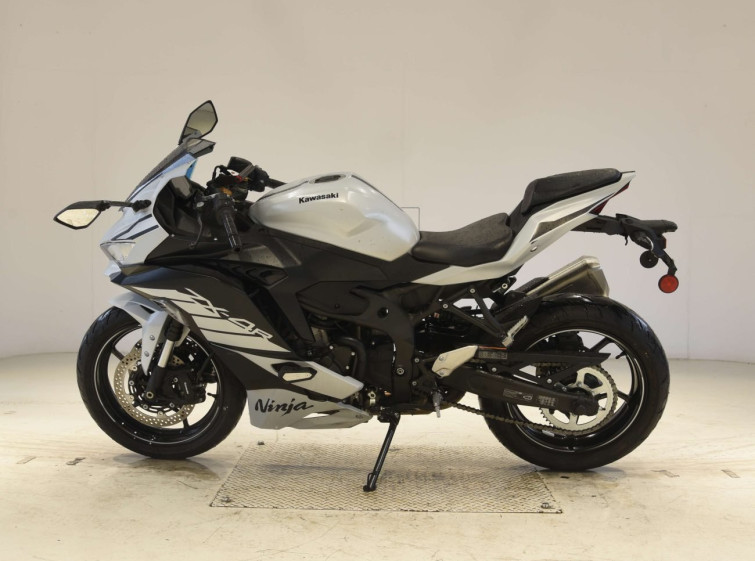 Мотоцикл Kawasaki ZX-4R SE с пробегом 6594 km