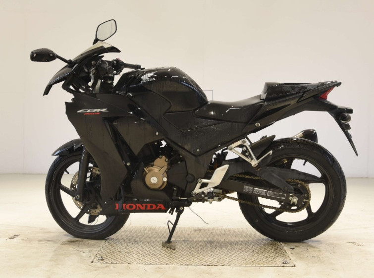 Мотоцикл Honda CBR250R