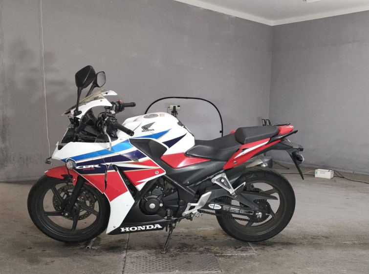 Мотоцикл Honda CBR250R з пробігом 19471 km