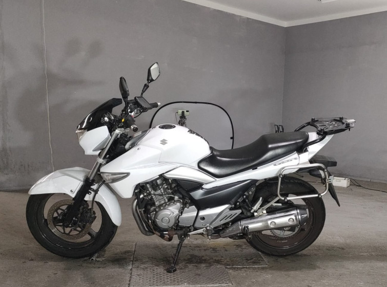 Мотоцикл Suzuki GSR250 с пробегом 43384 km