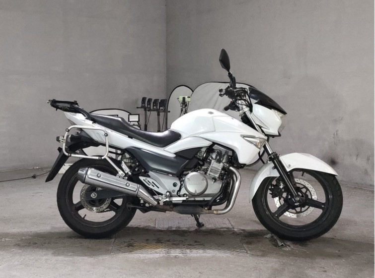 Мотоцикл Suzuki GSR250 с пробегом 43384 km
