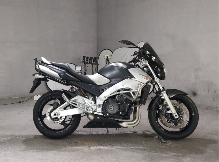 Мотоцикл Suzuki GSR400 з пробігом 31367 km