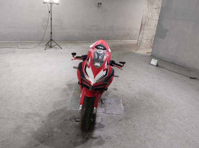 Мотоцикл Honda CBR250RR с пробегом 3437 km