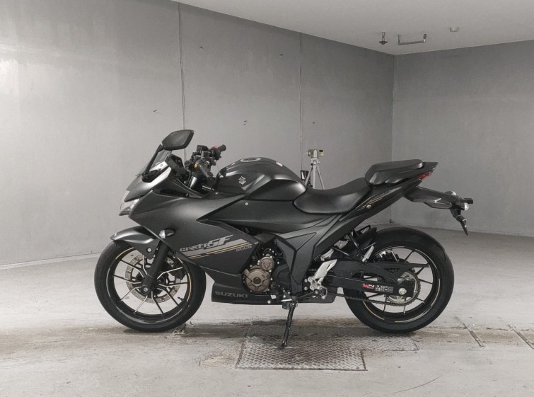 Мотоцикл Suzuki GIXXER SF250 с пробегом 7670 km