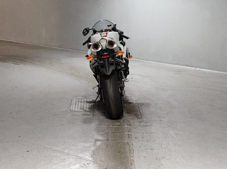Мотоцикл Yamaha YZF-R1 з пробігом 14939 km