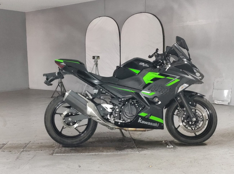 Мотоцикл Kawasaki NINJA250 с пробегом 11030 km