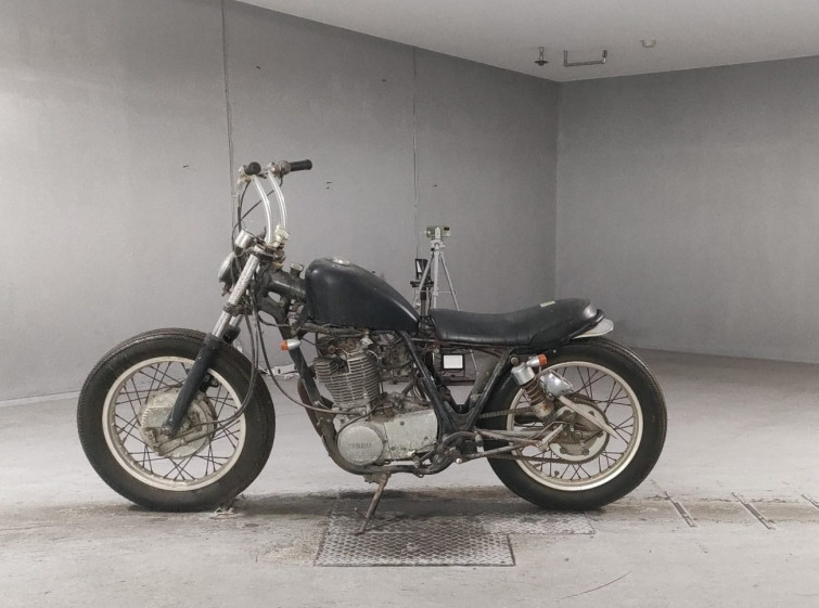 Мотоцикл Yamaha SR400 з пробігом 4159 km