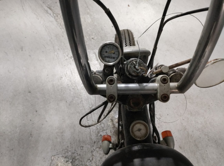 Мотоцикл Yamaha SR400 з пробігом 4159 km