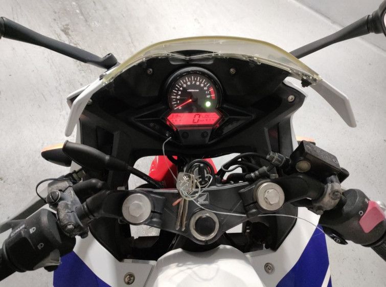 Мотоцикл Honda CBR250R з пробігом 24011 km