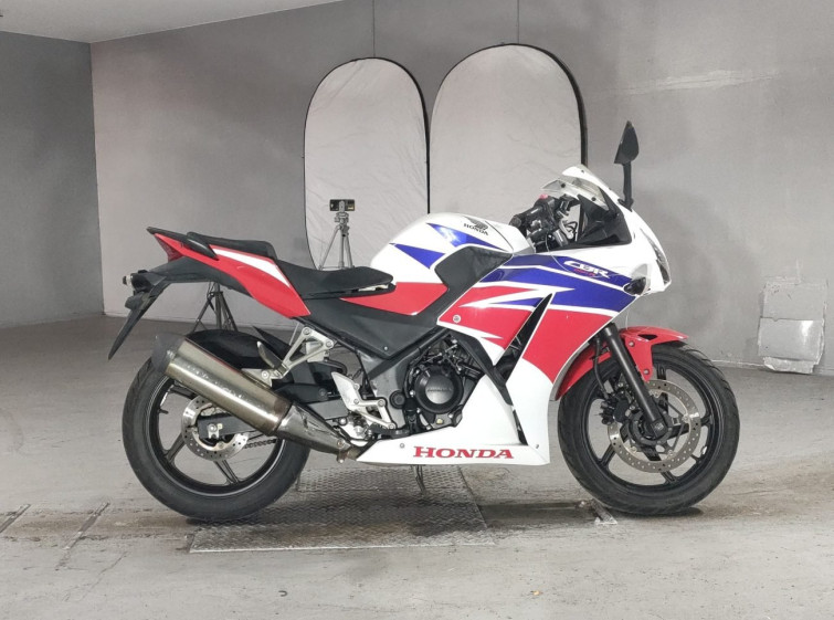 Мотоцикл Honda CBR250R з пробігом 24011 km