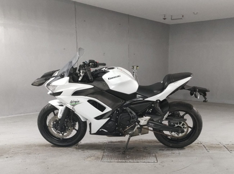 Мотоцикл Kawasaki NINJA650 с пробегом 11083 km