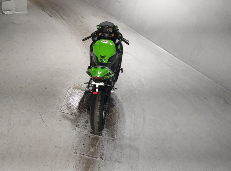 Мотоцикл Kawasaki NINJA ZX-25R KRT з пробігом 6454 km
