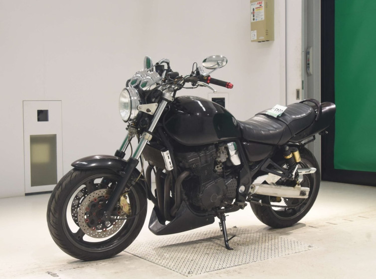 Мотоцикл Suzuki GSX400 INAZUMA