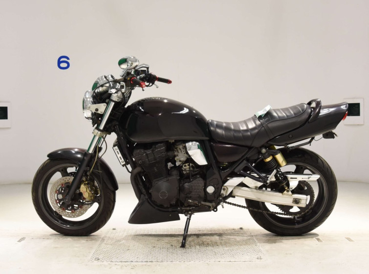 Мотоцикл Suzuki GSX400 INAZUMA