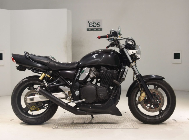 Мотоцикл Suzuki GSX400 INAZUMA