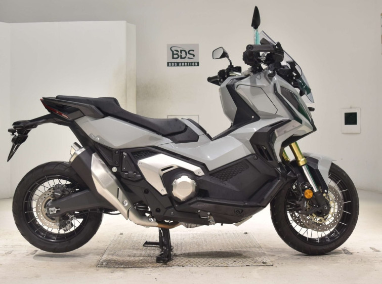 Мотоцикл Honda X-ADV750-2 з пробігом 10272 km