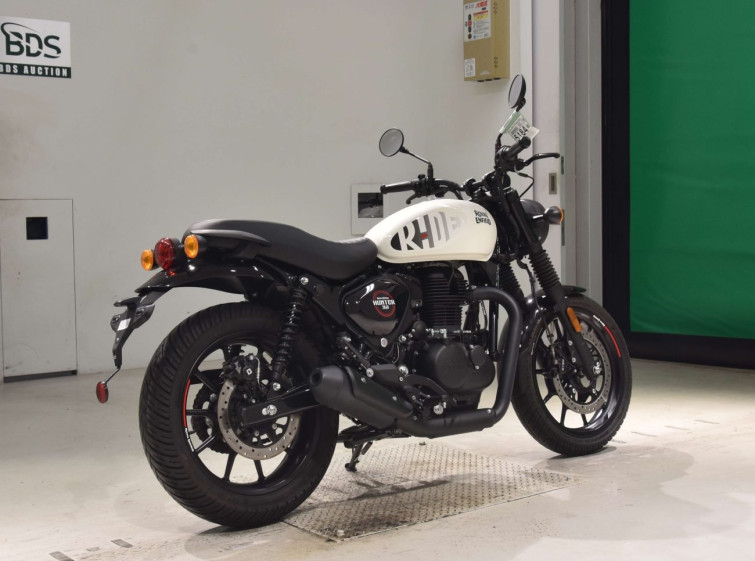 Мотоцикл Royal Enfield HUNTER350 з пробігом 3946 km