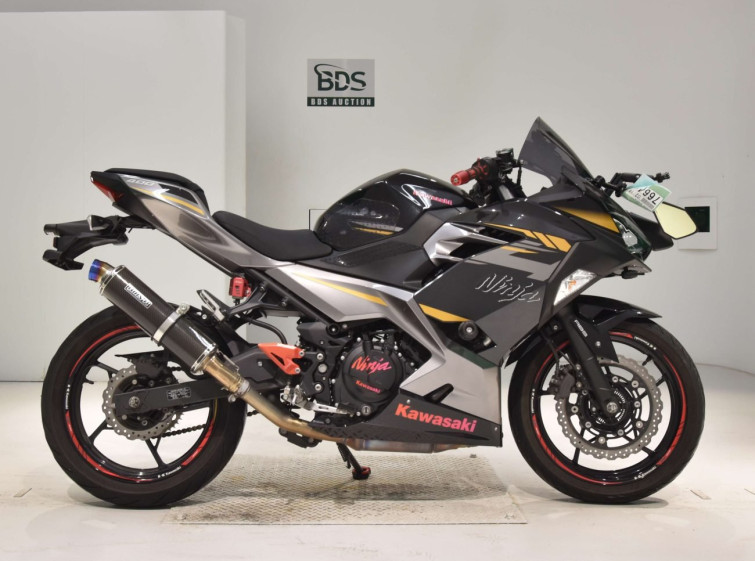 Мотоцикл Kawasaki NINJA400 з пробігом 33273 km