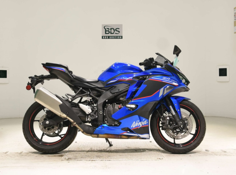 Мотоцикл Kawasaki ZX-4R SE с пробегом 6098 km