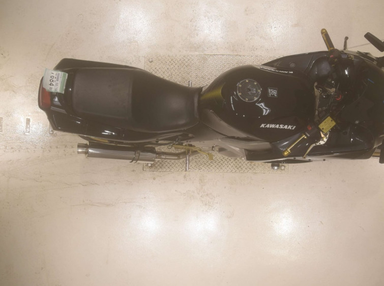 Мотоцикл Kawasaki ZZ-R400 з пробігом 31326 km