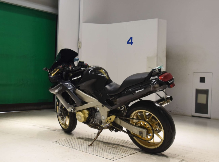 Мотоцикл Kawasaki ZZ-R400 з пробігом 31326 km