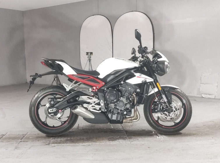 Мотоцикл Triumph STREET TRIPLE R з пробігом 6379 km