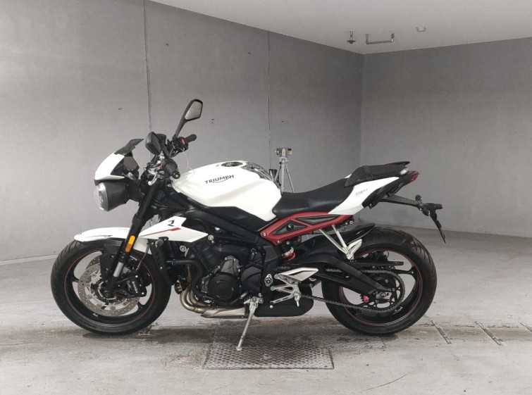 Мотоцикл Triumph STREET TRIPLE R з пробігом 6379 km