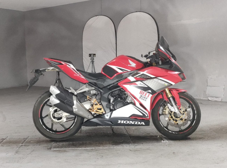 Мотоцикл Honda CBR250RR с пробегом 36124 km