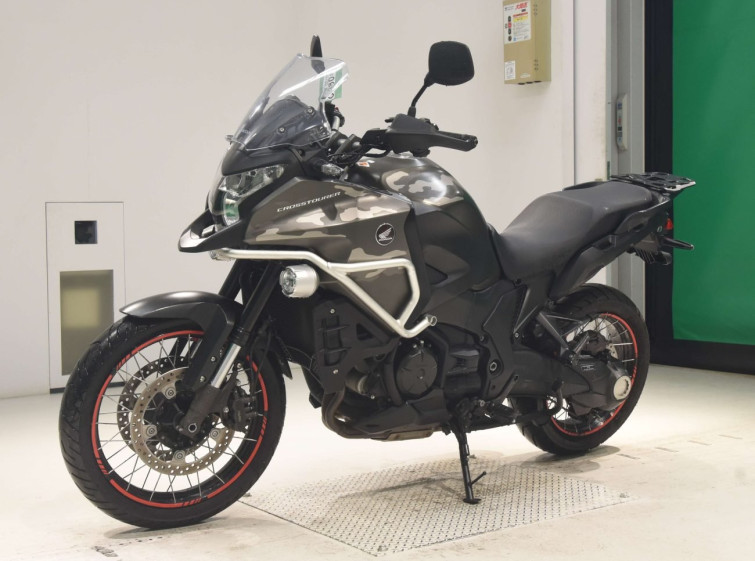 Мотоцикл Honda VFR1200XD з пробігом 64188 km