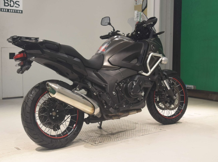 Мотоцикл Honda VFR1200XD з пробігом 64188 km