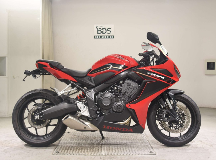 Мотоцикл Honda CBR650R з пробігом 2698 km