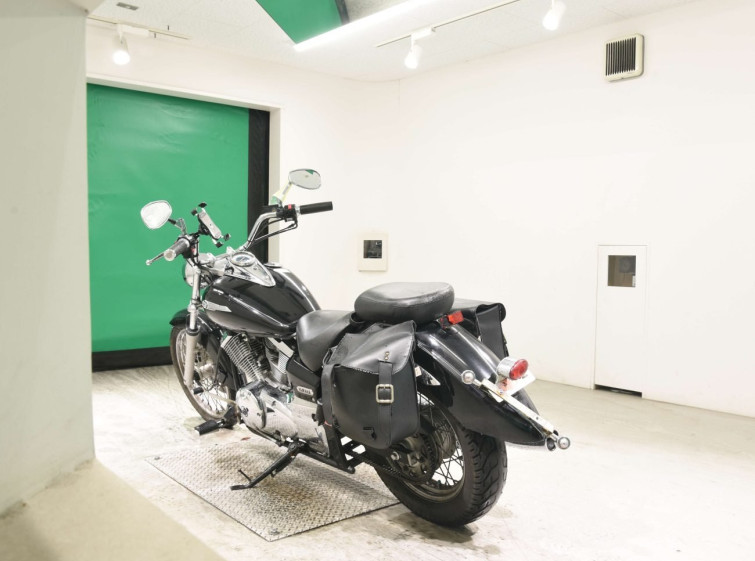 Мотоцикл Yamaha DRAGSTAR XVS250