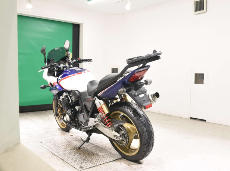 Мотоцикл Honda CB400SFV BOLDOR