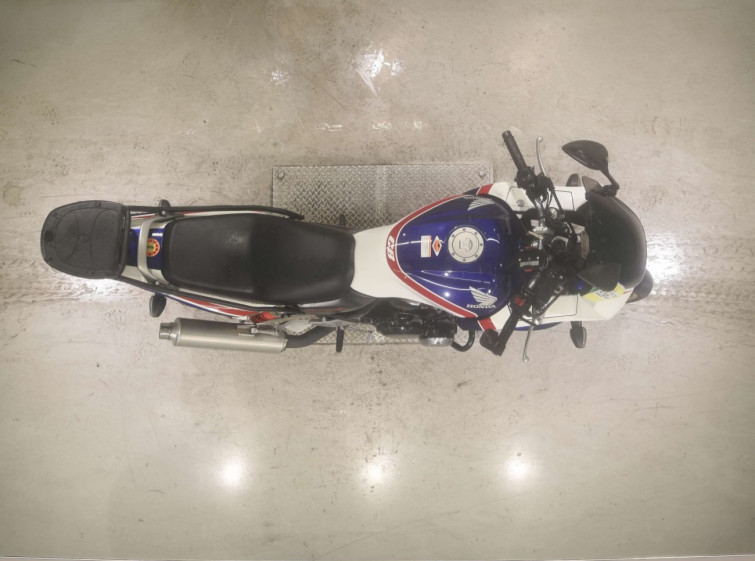 Мотоцикл Honda CB400SFV BOLDOR