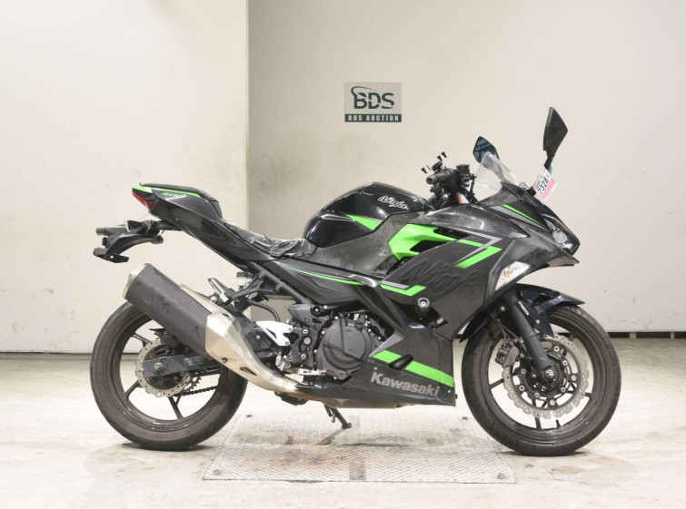 Мотоцикл Kawasaki NINJA400 з пробігом 34985 km