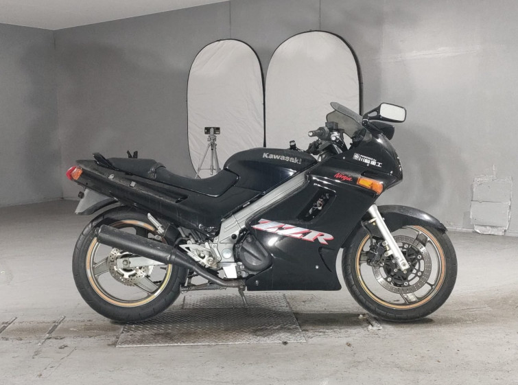 Мотоцикл Kawasaki ZZ-R250 з пробігом 35403 km